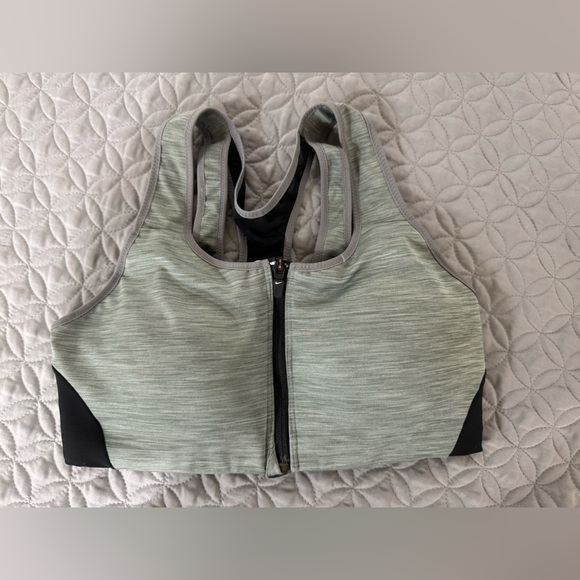 Nike Sports Bra - Picture 1 of 6